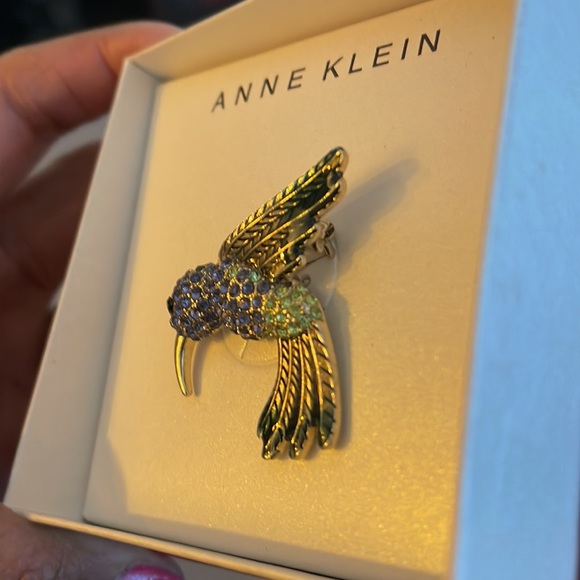 Anne Klein Hummingbird Brooch - Picture 4 of 6